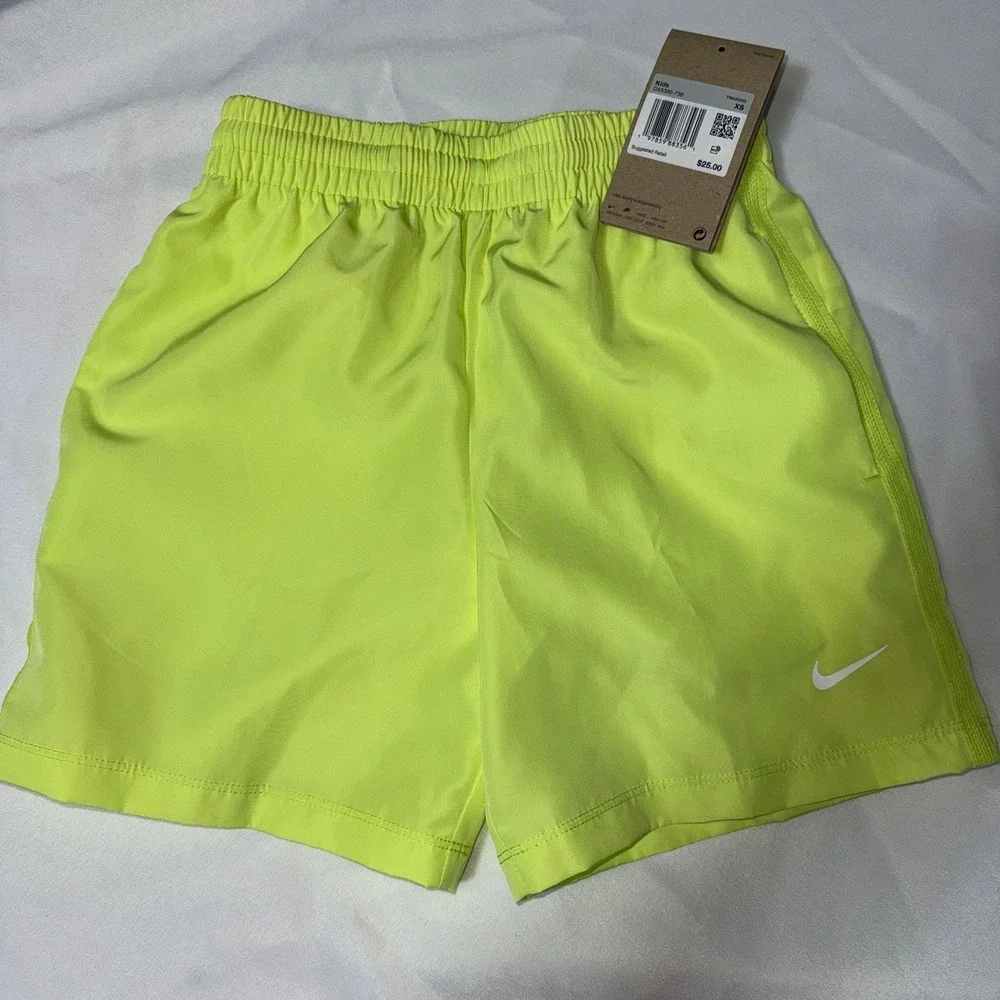 Nike Kids' Dri-FIT Multi Woven Shorts in Light Lemon Twist/White, size XS